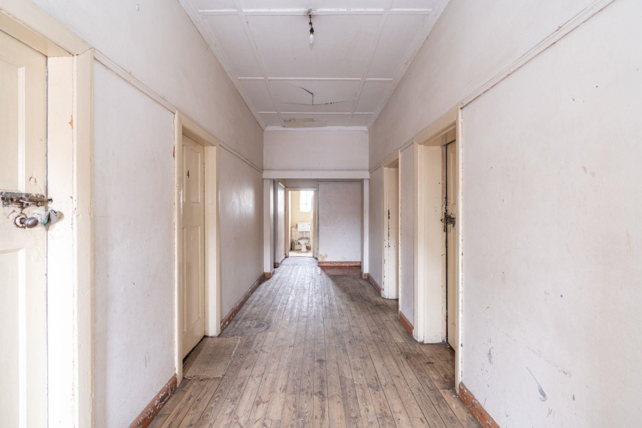 8 Bedroom Property for Sale in Maitland Western Cape